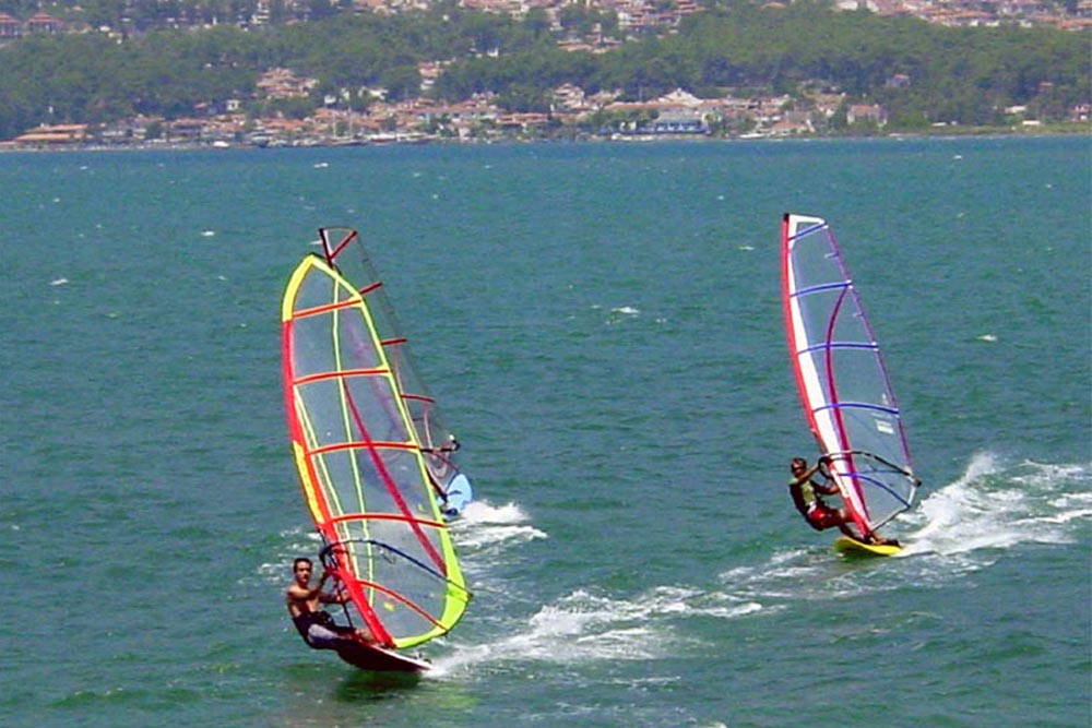 WINDSURF  – RÜZGAR SÖRFÜ